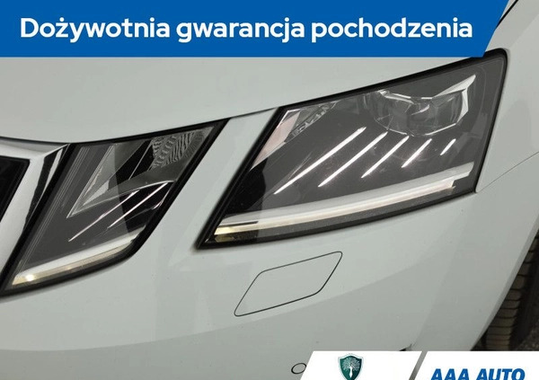 Skoda Octavia cena 62000 przebieg: 193632, rok produkcji 2017 z Reda małe 301